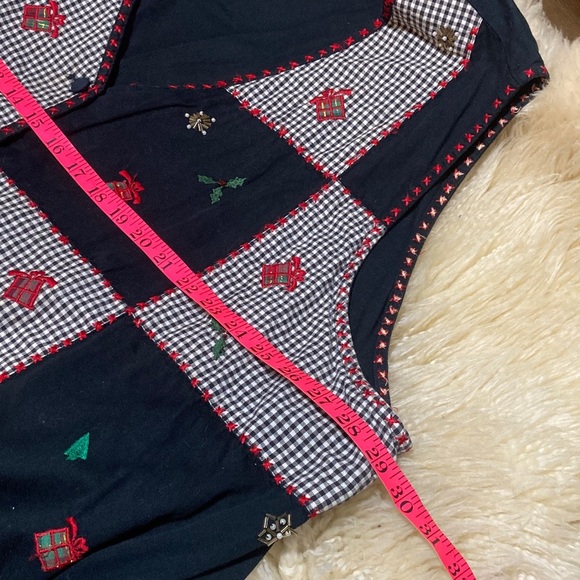 Holiday Patchwork Women's Vest - Picture 8 of 9